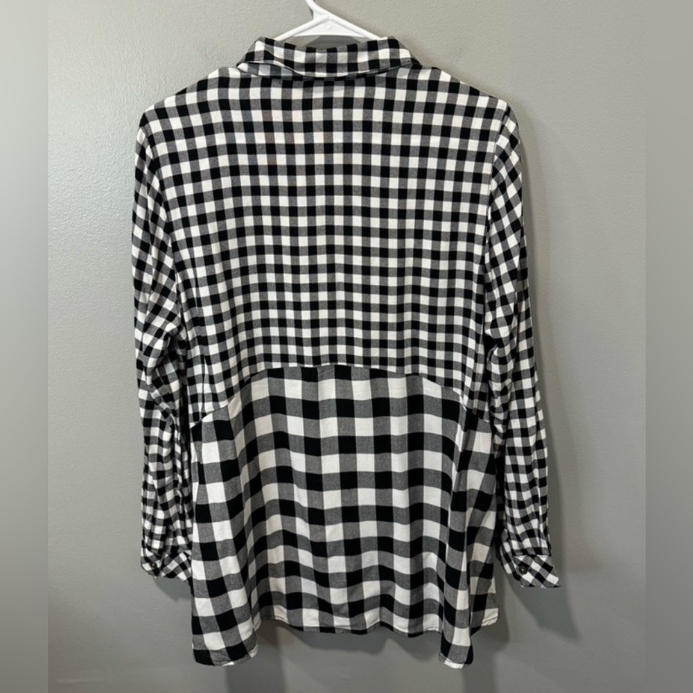 195 beachlunchlounge Black and White Plaid Button Down Shirt - Picture 2 of 4